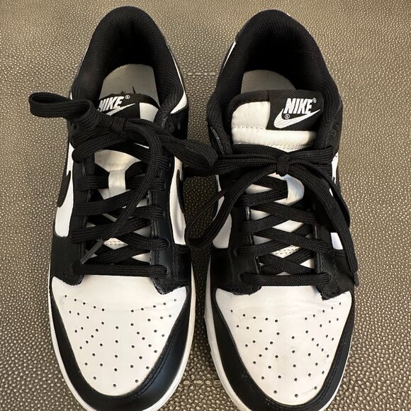 Nike Panda Dunks - Picture 1 of 4